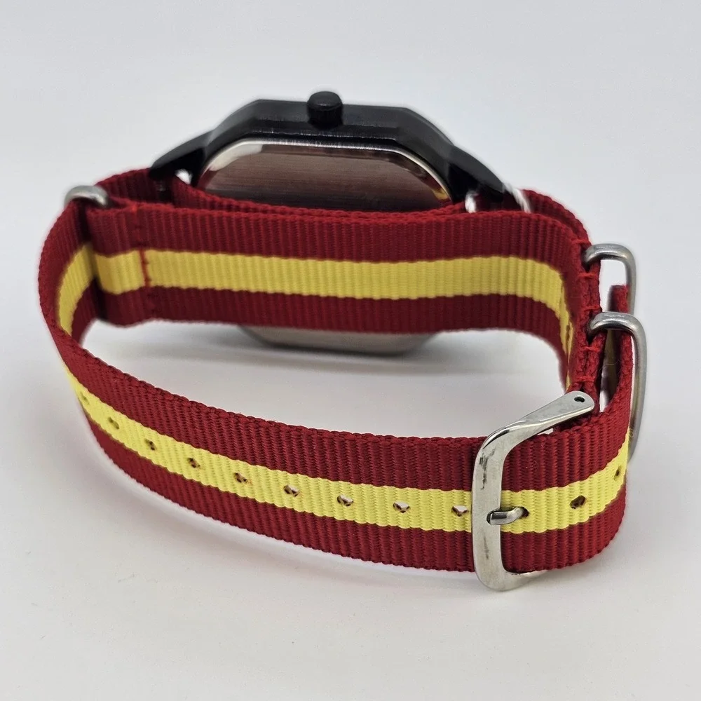 Men's‎ Watch 42MM Black Dial Date Indicator Red Yellow Canvas Bands New Battery